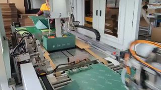 接着剤スプレーおよび箱組立機