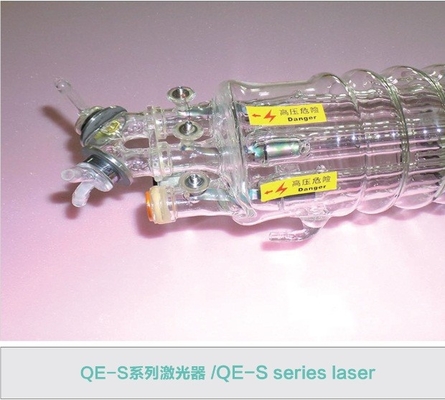 300w の国内レーザー装置のための 400w および 600w 二酸化炭素レーザーのガラス管 1900mm Qe-S シリーズ
